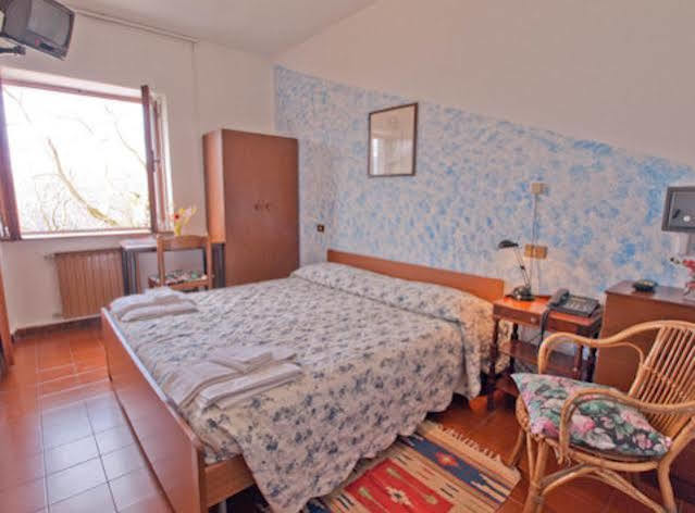 Hotel Rondanino Lanzo dʼIntelvi Exterior foto