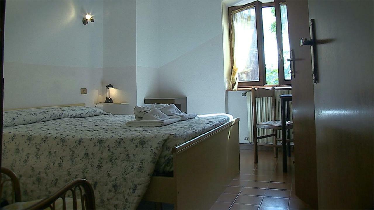 Hotel Rondanino Lanzo dʼIntelvi Exterior foto